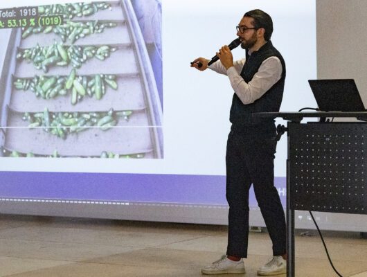 Vortragender zu Anwendung von KI